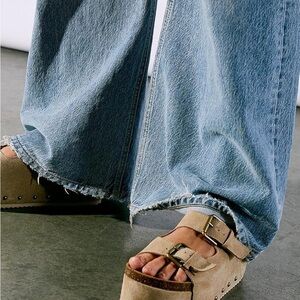 Platform suede large buckle sandal!